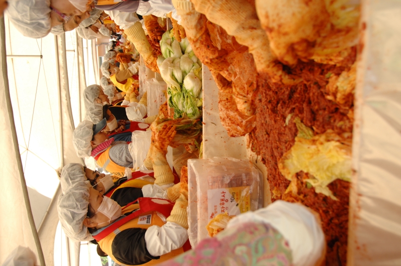 2010.11.12_sk 김장나눔 (151)